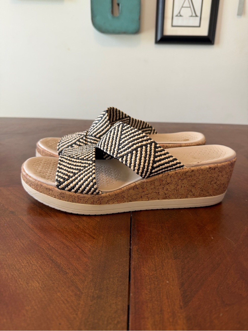 Bzees Sandals Black White Slip On Shoes Women’s Size 11 Cork Wedges